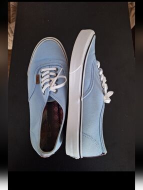 Womens Vand Size 8
